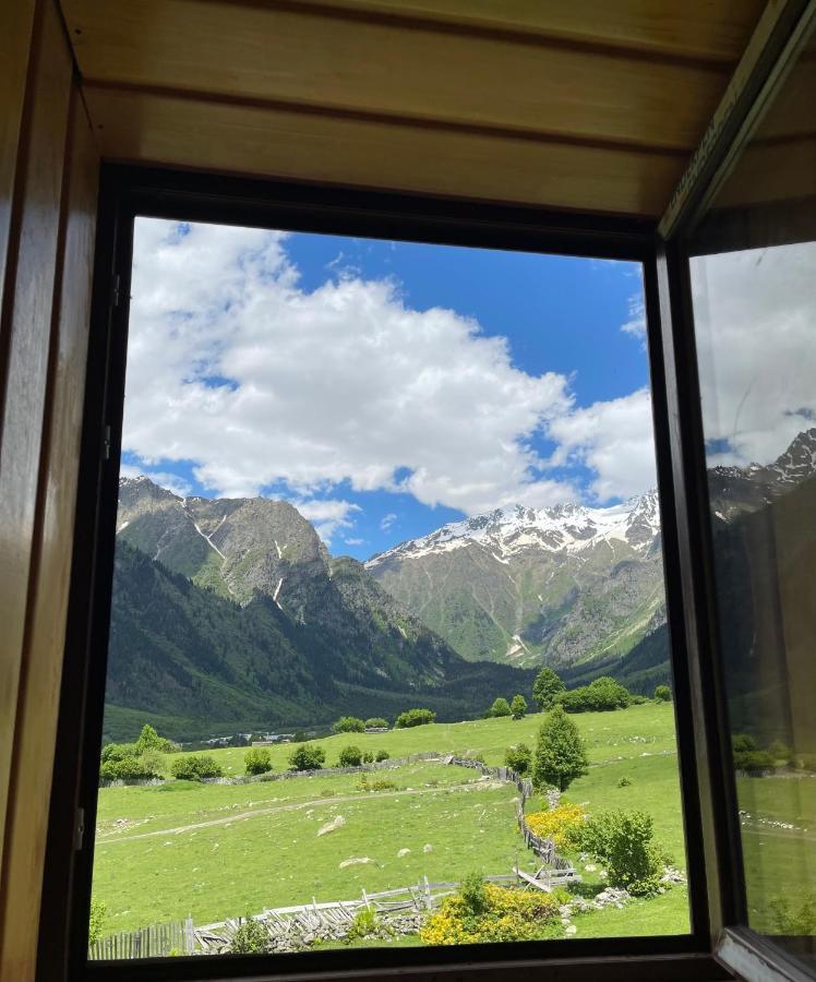 Panorama Ushba Hotel Mestia Eksteriør billede