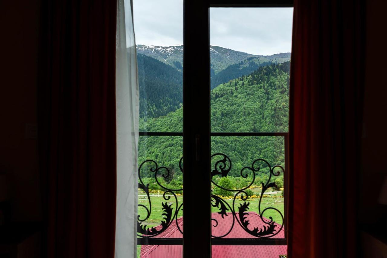 Panorama Ushba Hotel Mestia Eksteriør billede